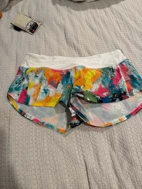 Lululemon Speed Up Low-Rise Lined Short 2.5" No Limits White Multi (44)